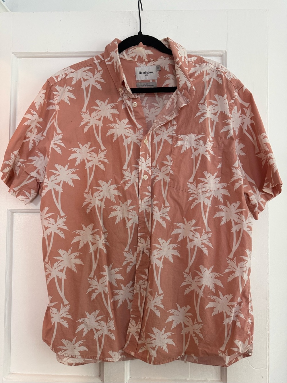 Goodfellow & Co Men’s Dusty Pink Palm-Print Short Sleeve Button-Down Shirt